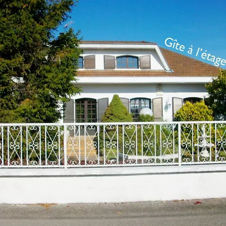 Homestay Les Roses De Rita Boisset-les-Montrond